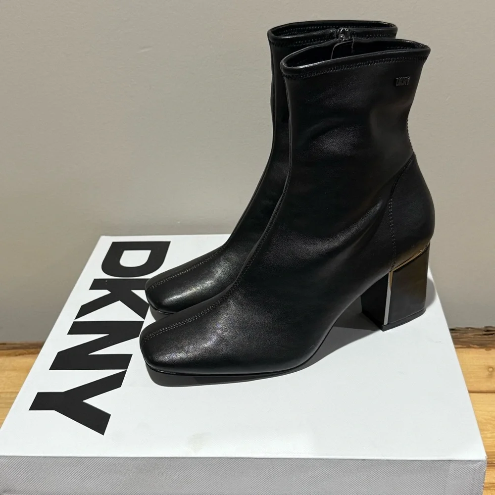 Dkny simply chic